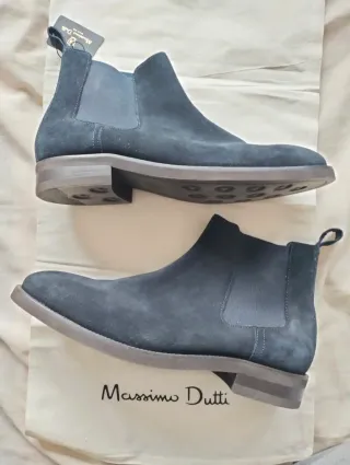 Botines hombre, serraje con elásticos laterales.