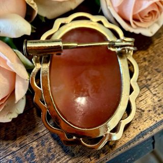 Spilla cammeo antica vintage conchiglia