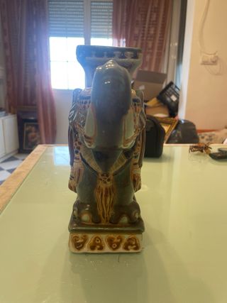 Figura de elefante de cerámica