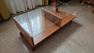 Mesa auxiliar cristal y madera