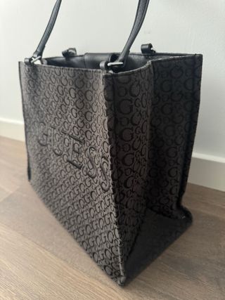 Bolso shopper Guess negro y gris