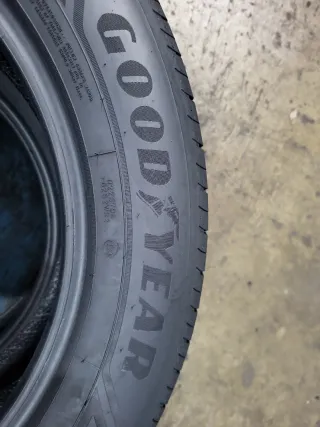 2 Neumáticos  235/55 R18 Goodyear