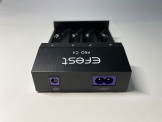 Efest PRO C4 Caricabatterie Smart 4 Slot