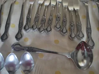 Cubertería Monix acero inox. Plateada