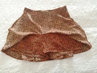 Falda corta Stradivarius estampado animal