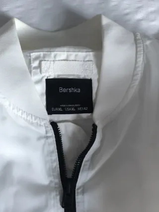 Cazadora Bomber Blanca Bershka