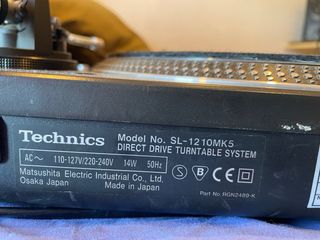 Technics SL-1210 MK5