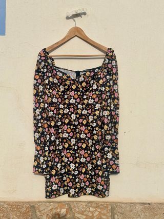 Vestido floral negro manga larga
