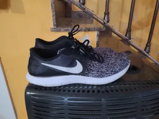 Zapatillas Nike Flex Contact Negras y Blancas 48,5