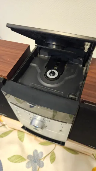Cadena Sony con radio, CD y cassette (sin altavoce