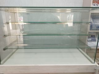 Vitrina expositora cristal y madera