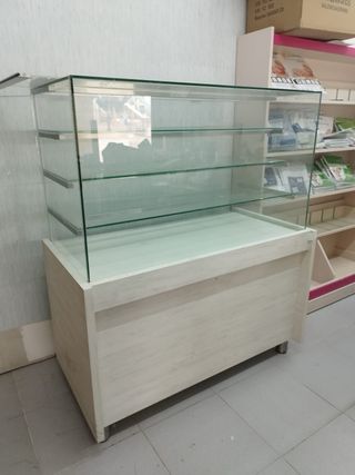Vitrina expositora cristal y madera