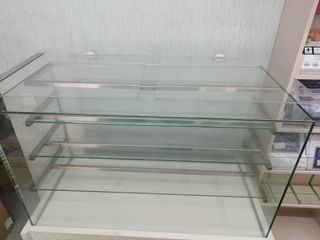 Vitrina expositora cristal y madera