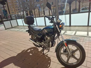 Honda CB250 Verde - Moto Naked