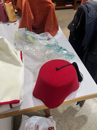 Gorro Moro, Manta y Zapatos Amarillos