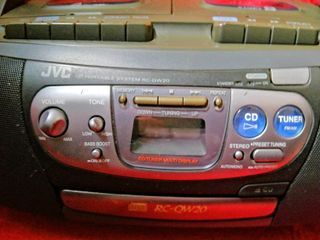 RADIO CD CASETTE PORTÁTIL JVC RC-QW20