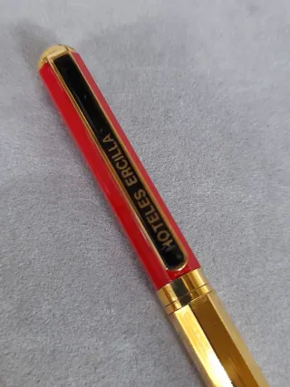 Bolígrafo mini HOTELES ERCILA dorado. Leer