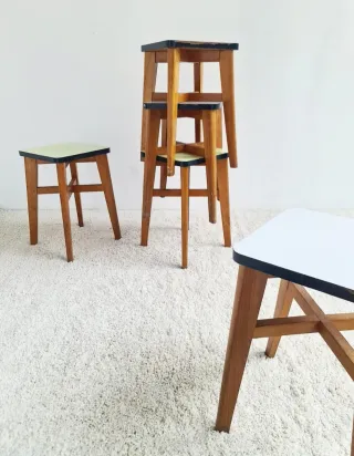 5 Taburetes Roble y Formica. Francia 50s.