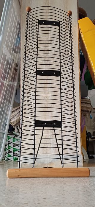 Torre Soporte Metálico para 40 DVDs / Juegos