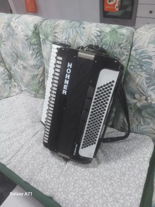 Fisarmonica HOHNER 120 bassi