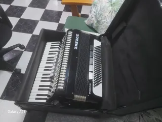 Fisarmonica HOHNER 120 bassi