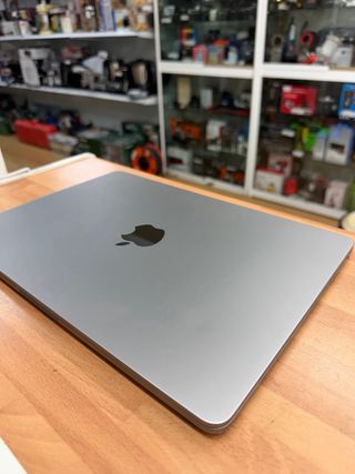 MacBook Air M2 2022 8GB RAM 256GB SSD