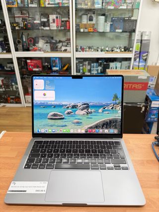 MacBook Air M2 2022 8GB RAM 256GB SSD