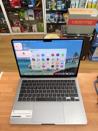 MacBook Air M2 2022 8GB RAM 256GB SSD