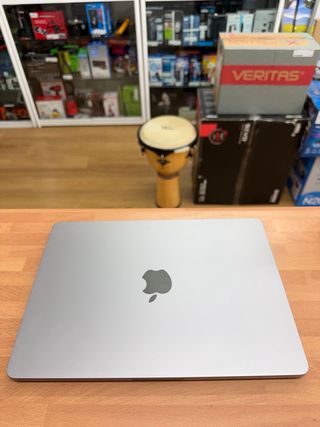 MacBook Air M2 2022 8GB RAM 256GB SSD
