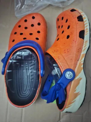 Zuecos Dragon Ball tipo crocs naranja  Talla 41/42