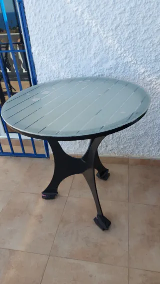 Tavolo rotondo in vetro da 80 cm e ferro nero