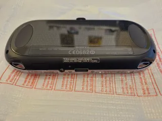 Sony PS Vita 3G/Wi-Fi Negra con caja y 3 juegos
