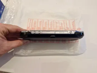 Sony PS Vita 3G/Wi-Fi Negra con caja y 3 juegos