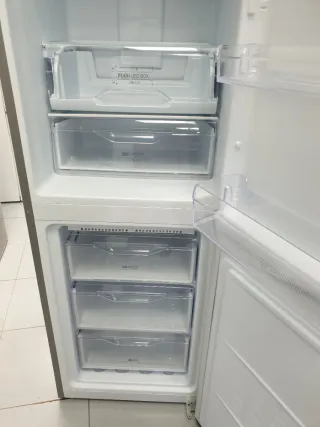 Nevera Indesit 1.90m x 60cm