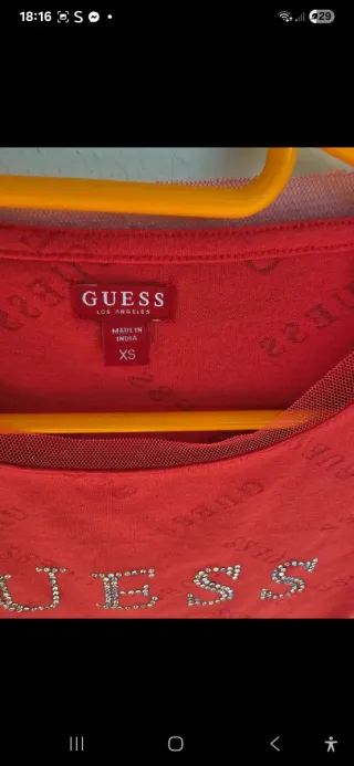 T-shirt Guess Vermelha Tamanho XS