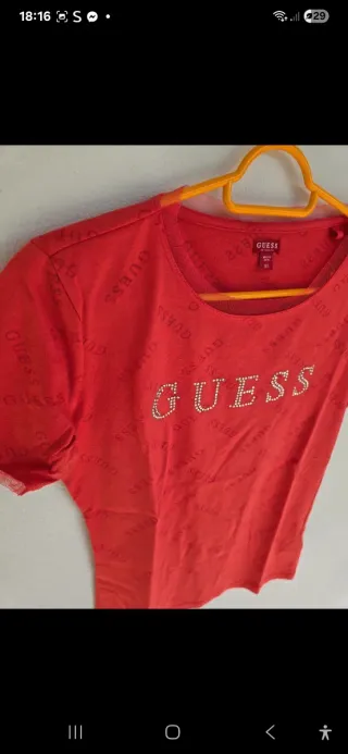 T-shirt Guess Vermelha Tamanho XS