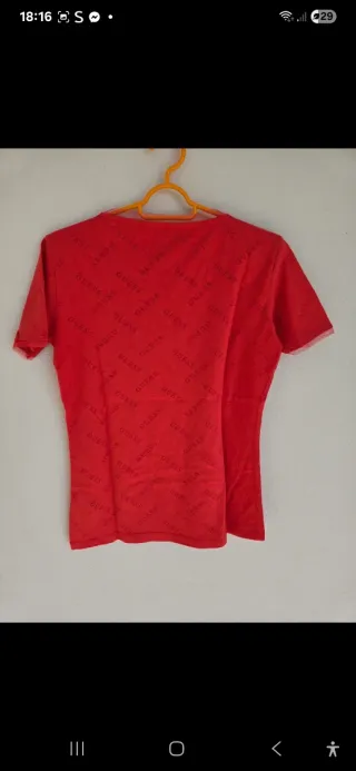 T-shirt Guess Vermelha Tamanho XS