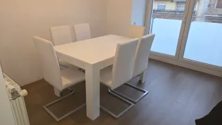 Mesa y 6 Sillas Comedor Blancas
