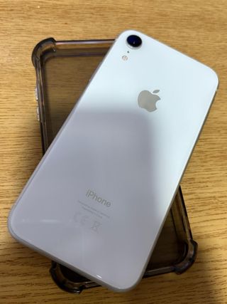 iPhone XR Blanco 128GB + Funda Protectora
