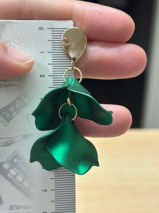Pendientes pétalos verdes y dorados