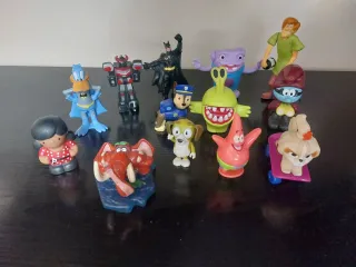 Lote de muñecos variados