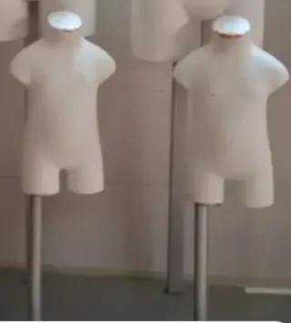 Maniquí infantil blanco