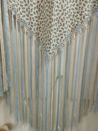 Mantoncillo Flamenco Flores Beige y Azul