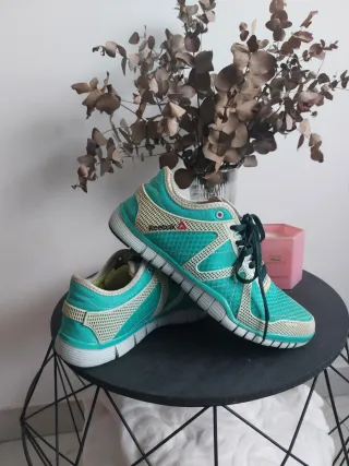 Zapatillas Reebok Mujer Beige y Turquesa