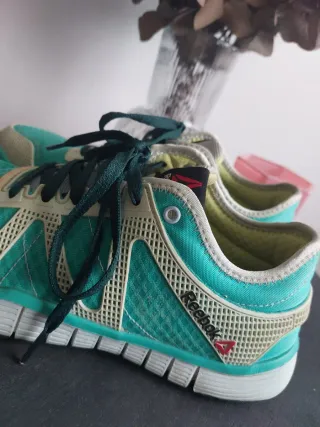 Zapatillas Reebok Mujer Beige y Turquesa