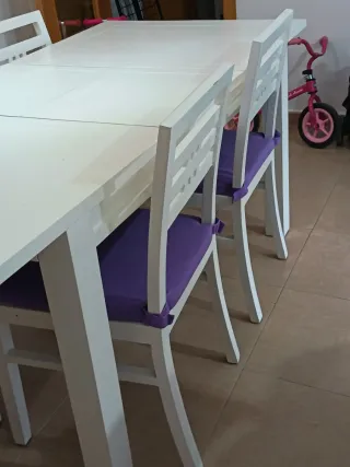 Mesa extensible madera maciza y 4 sillas