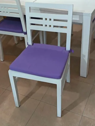 Mesa extensible madera maciza y 4 sillas