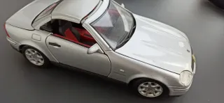 Maisto Mercedes SLK 230 1:18 Plata