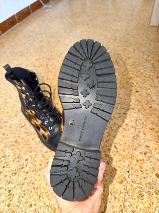 Botines cuero y animal print nuevos