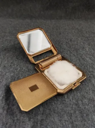 Antigua polvera Corona París